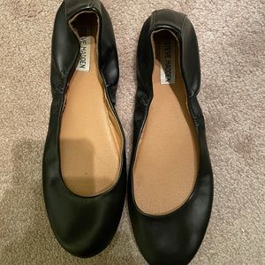 Steve Madden Black Flats